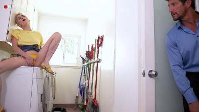 Hidden Cam To Shoot Porn With My Stepdaughter 10